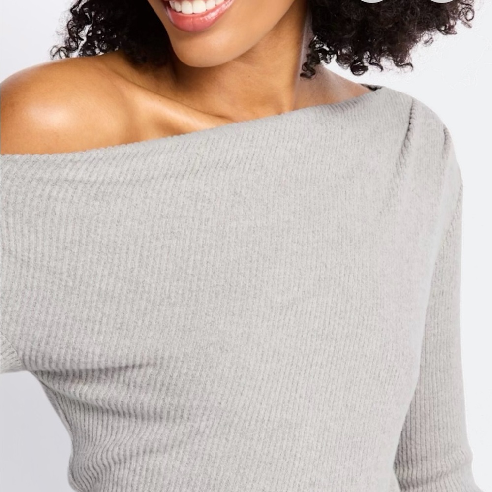 Lush Gray Drop Shoulder Sweater Size Small
